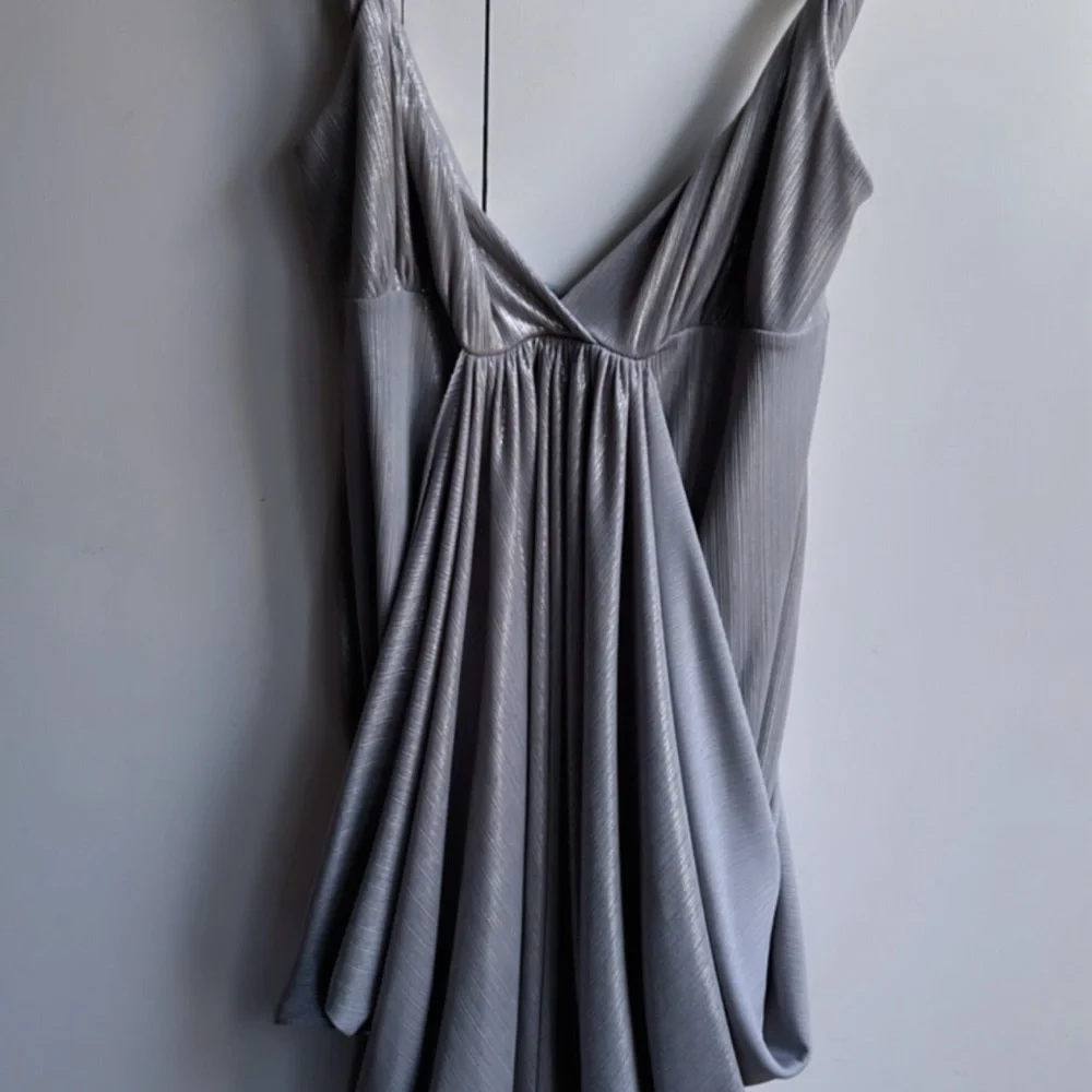 Gorgeous silver Bebe dress - Picture 5 of 6